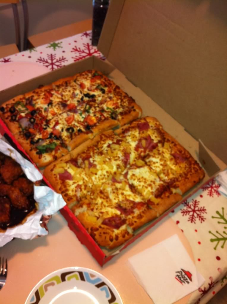 SanFan's Delicious Delights Pizza Hut Panormous Wingstreet